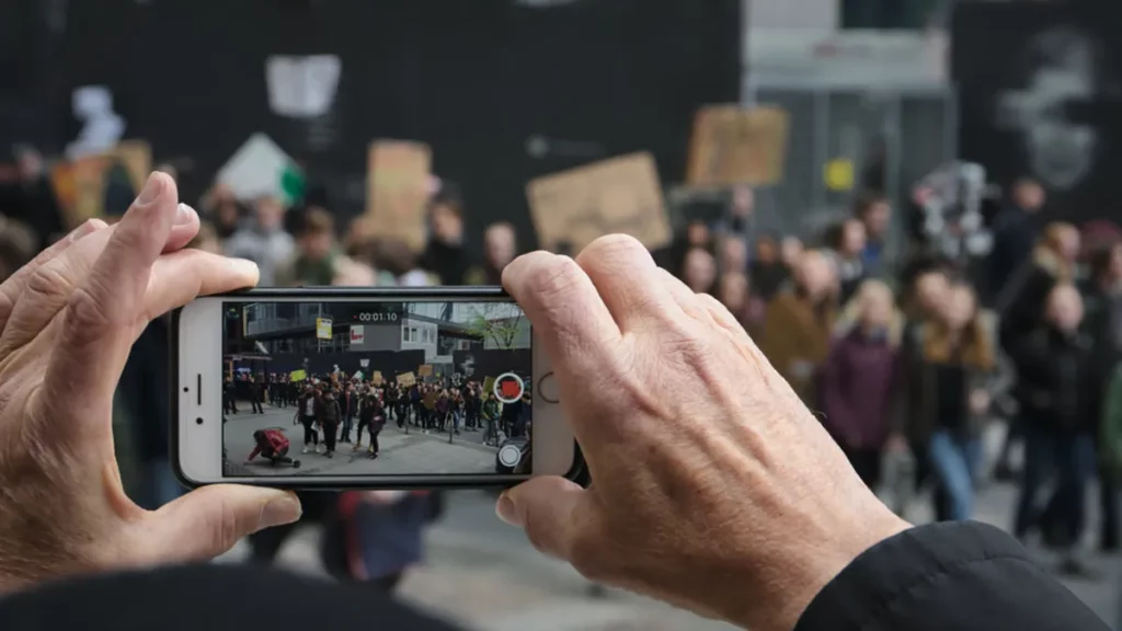 Top 6 Ways to Blur a Part of a Picture on iPhone 1 Blur A Part Of A Picture On IPhone