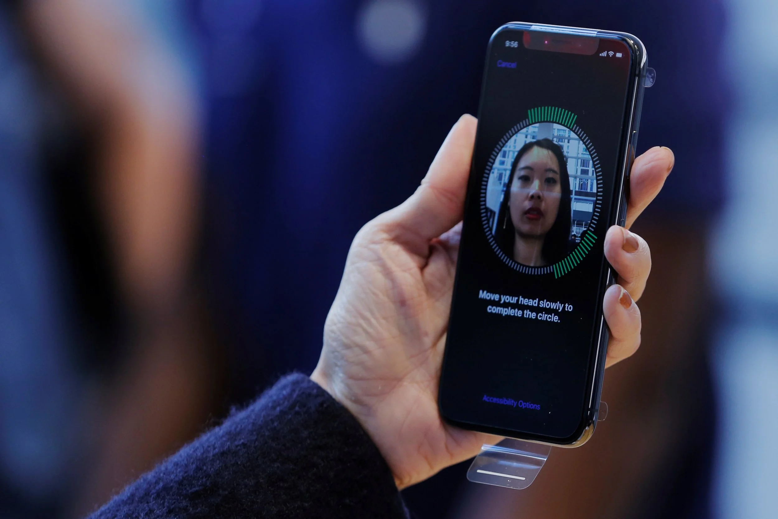 How Does the iPhone 16 Face ID Technology Work, and What Are the Common Problems Users Face with This Biometric System?
